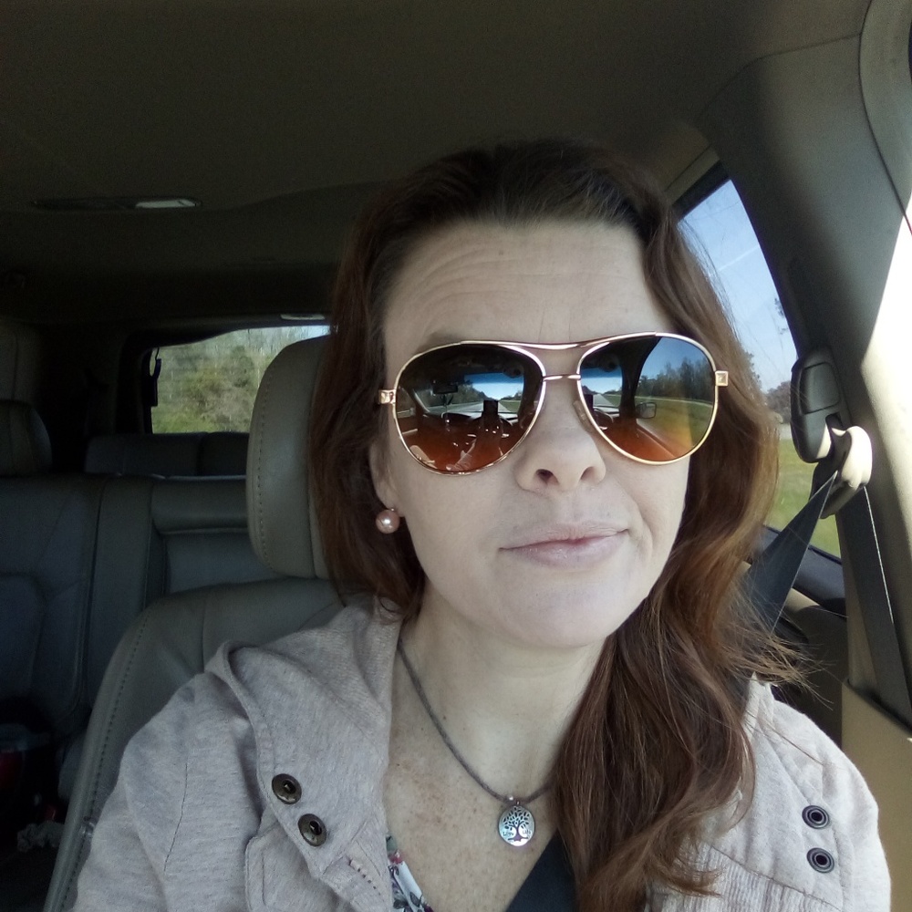 Meet your Posher, Tiffany
